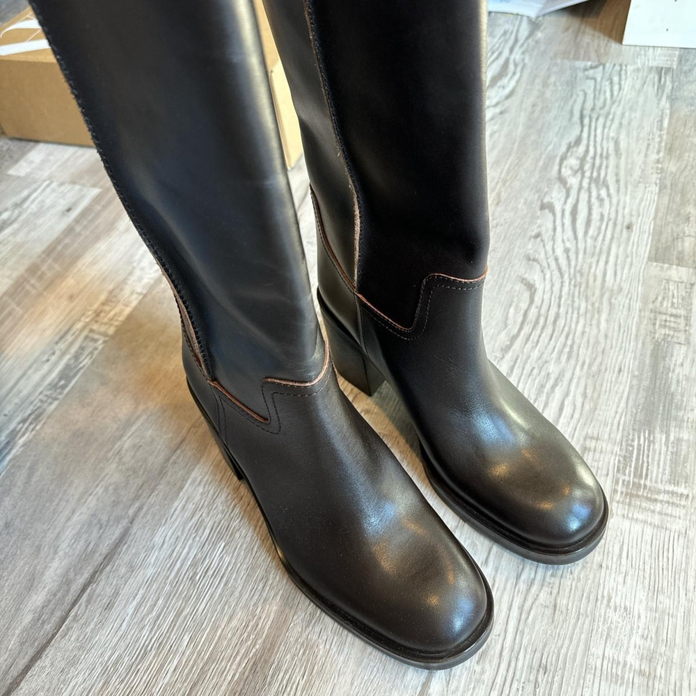 boots - Picture 3 of 7